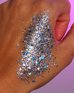 Les paillettes biodégradables parfaites pour un maquillage licorne holographique.